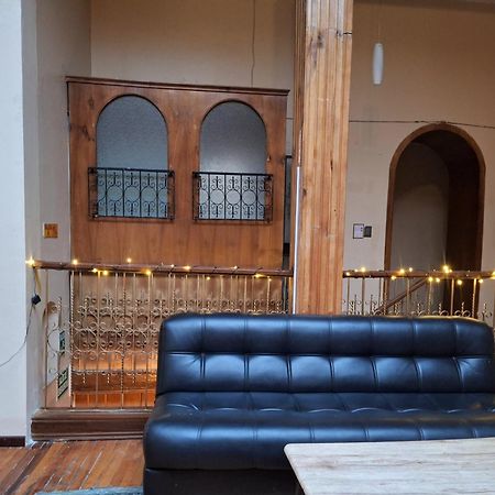 The Travel House Hotel Quito Exterior photo