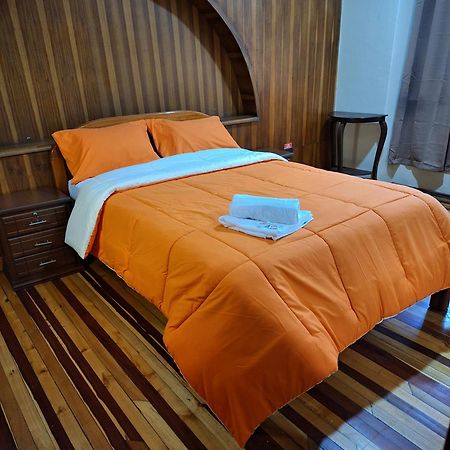 The Travel House Hotel Quito Exterior photo