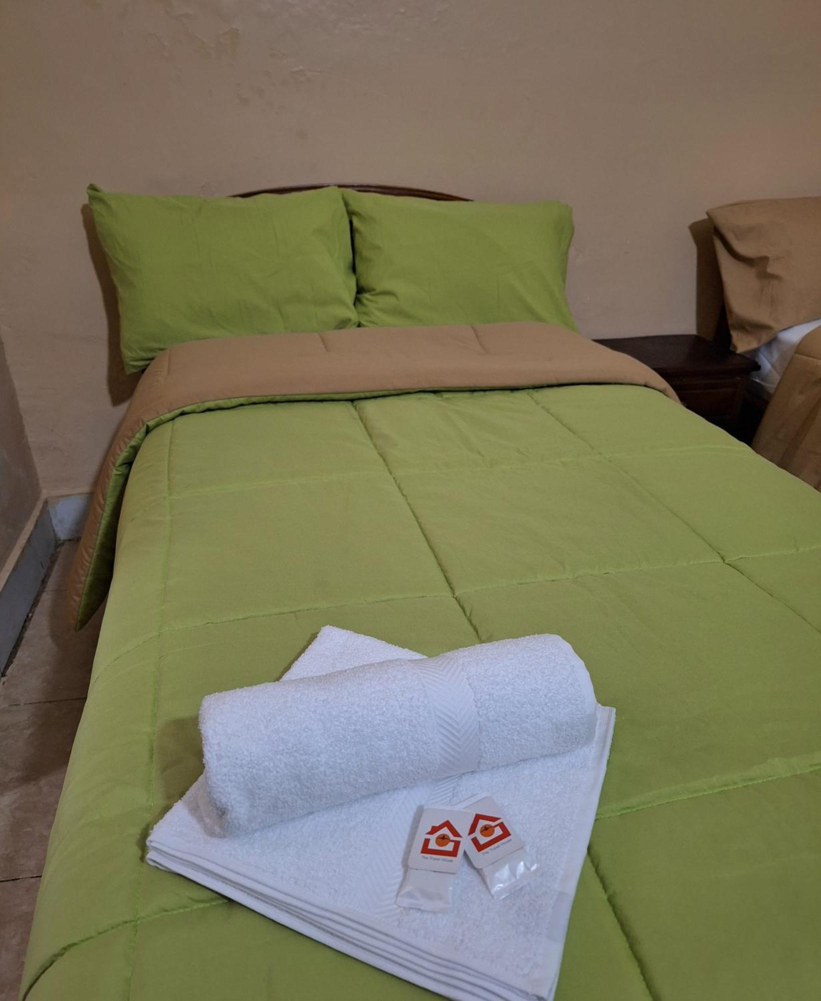 The Travel House Hotel Quito Room photo