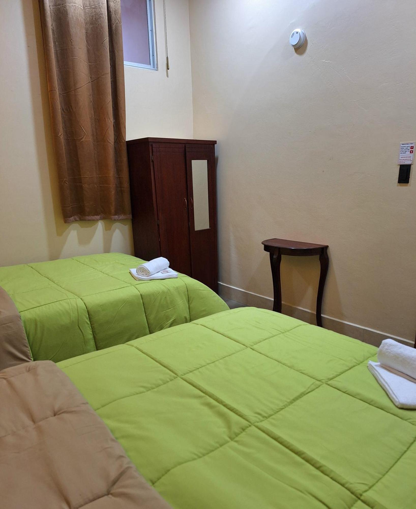 The Travel House Hotel Quito Exterior photo