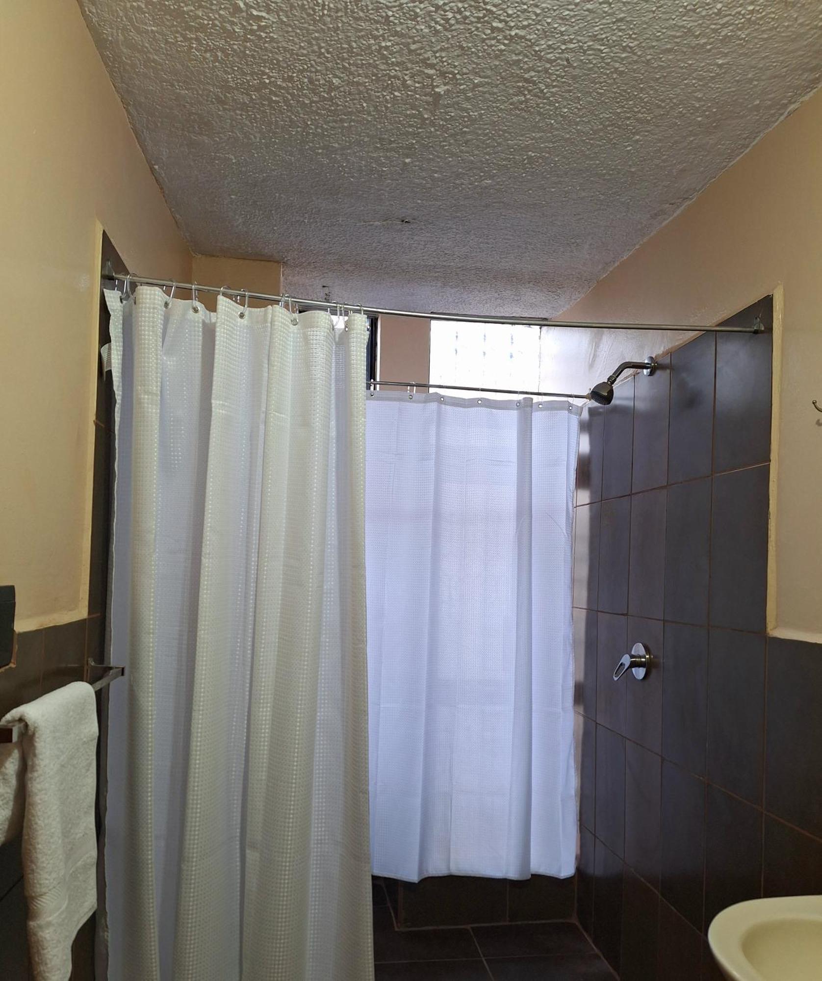 The Travel House Hotel Quito Exterior photo