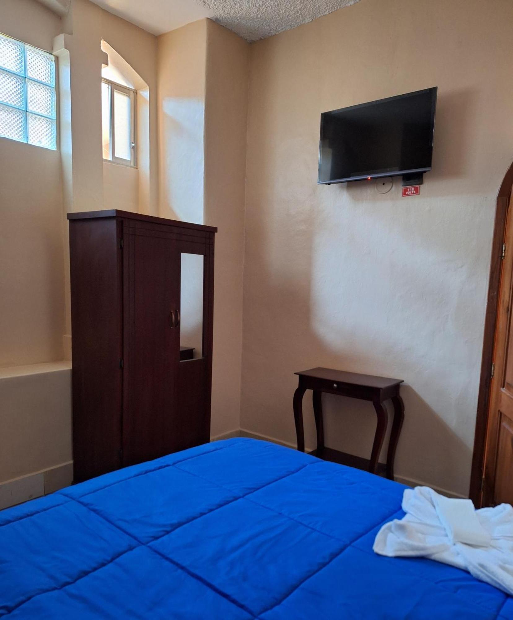 The Travel House Hotel Quito Exterior photo